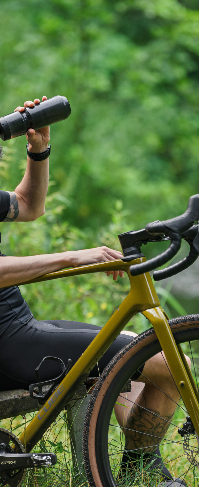 Bidons en bidonhouders op een CUBE fiets